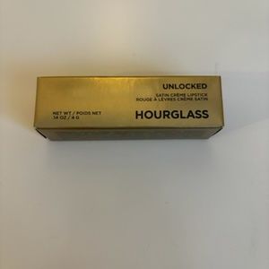 Hourglass Satin creme lipstick